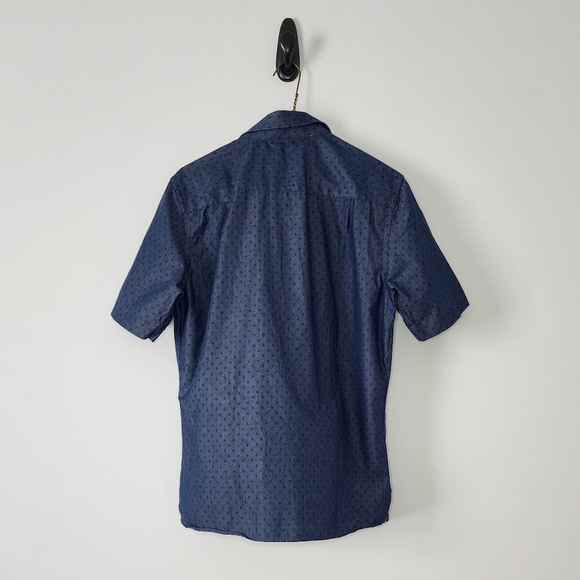 Small Van Heusen Button-Up Patterned Short Sleeve Shirt - Picture 2 of 5